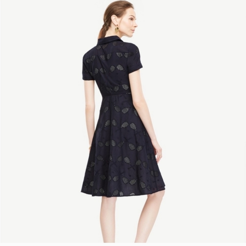 Ann Taylor eyelet tennis racquet pattern dress size 4 Excellent condition Navy - Picture 2 of 5